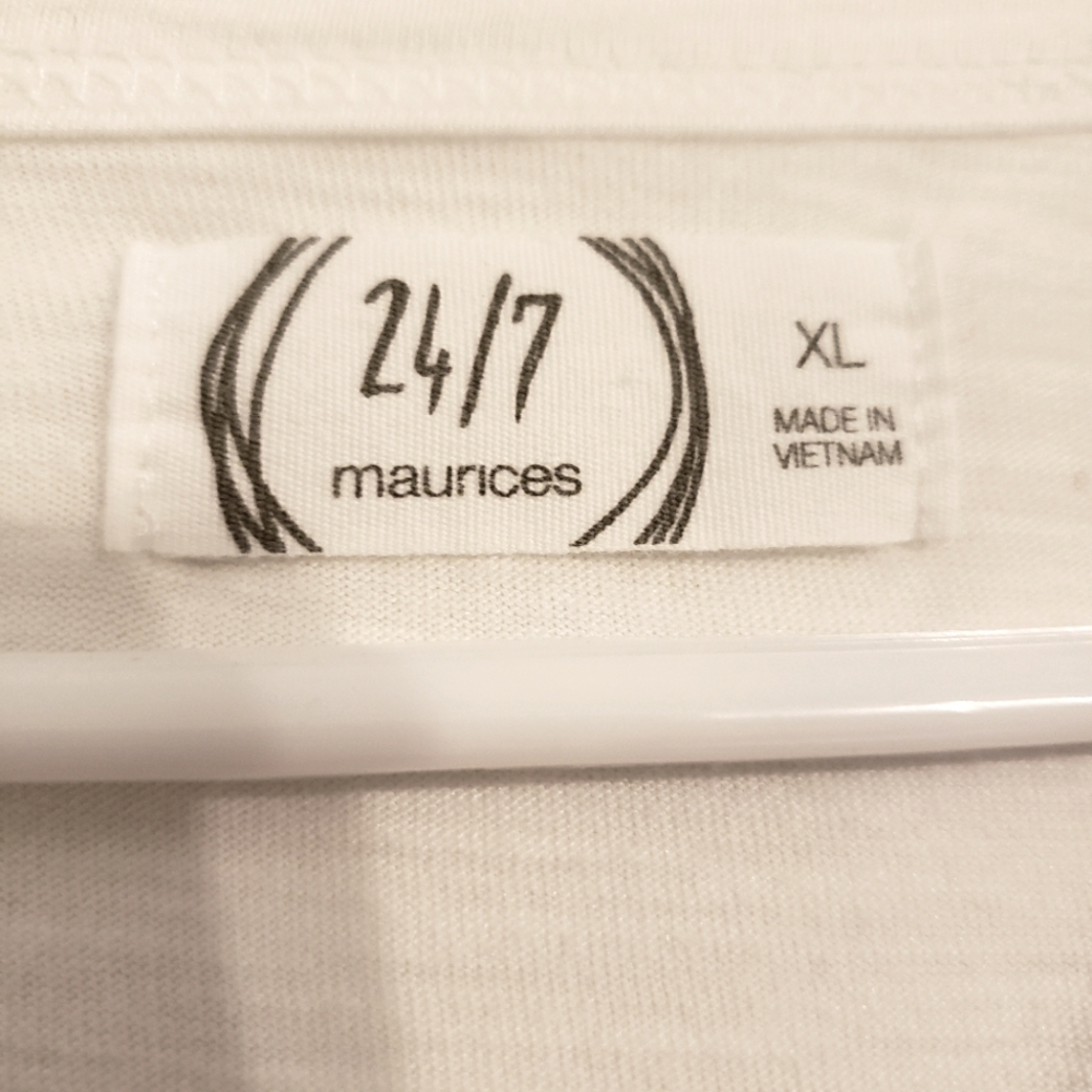 Womens size XL. White shirt with gray stripe and snap detail. 3/4 Length Sleeve. - Picture 4 of 4